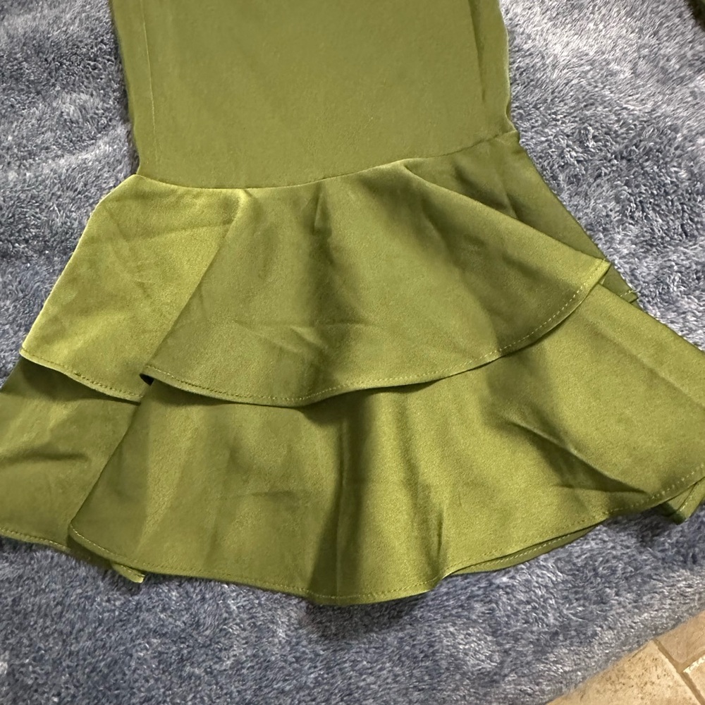 Cute Tularosa Ruffle Flare!! - Picture 3 of 4